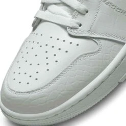 Nike Air Jordan 1 Low G Golf Shoes White/White/Pure Platinum -Callaway Store nike air jordan 1 low g golf shoes white pure platinum dd9315 110 detail2 itempicture